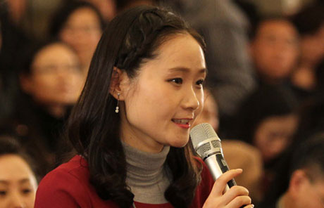 中國(guó)日?qǐng)?bào)記者丁清芬談?wù)f(xié)發(fā)布會(huì)現(xiàn)場(chǎng)提問(wèn)