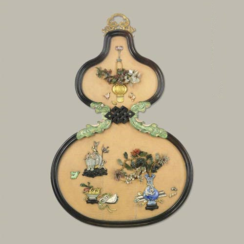 Exquisite screens keep out the cold in winter