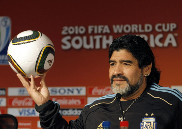 女兒曝料老馬蓄胡為遮羞 前妻機場被扣留四小時