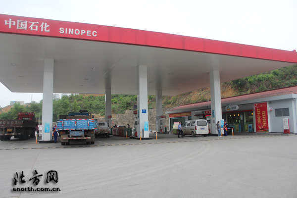 綿陽(yáng):小小加油站 體驗(yàn)人間小大愛(ài)