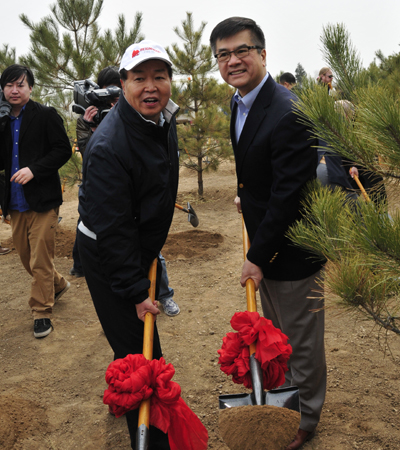 美大使到訪華彬莊園共建中美友誼林 攜手共為北京環(huán)境改善貢獻(xiàn)力量
