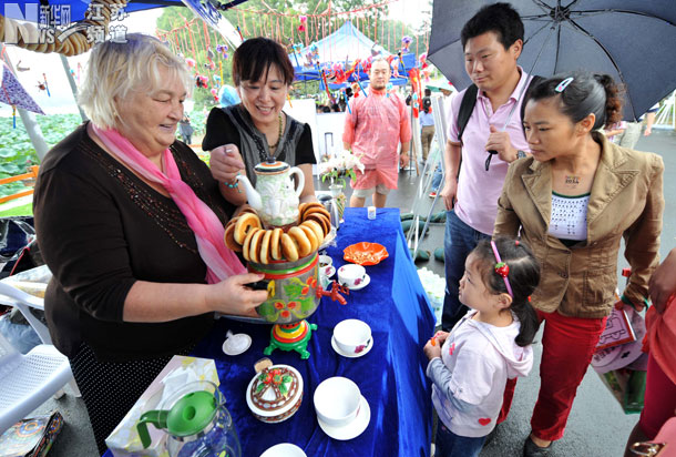 南京舉辦青奧文化節(jié)暨“國際交流日”嘉年華