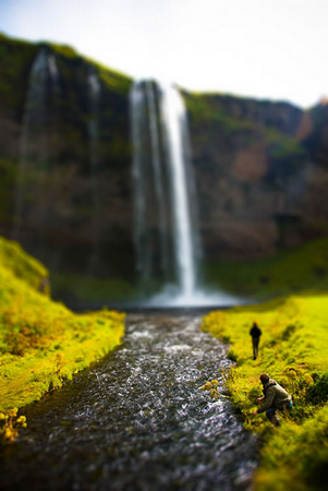神奇！相機竟能照出小人國