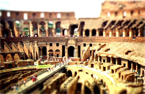 神奇！相機竟能照出小人國