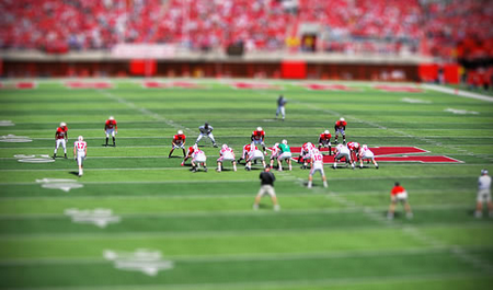 神奇！相機(jī)竟能照出小人國(guó)