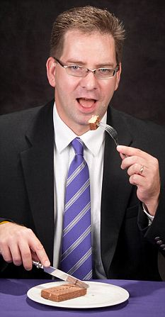 營(yíng)養(yǎng)學(xué)教授吃垃圾食品10周減重25斤 顛覆傳統(tǒng)理論