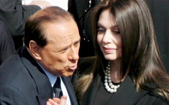 貝盧斯科尼達(dá)成離婚協(xié)議 日付前妻8萬(wàn)英鎊換自由