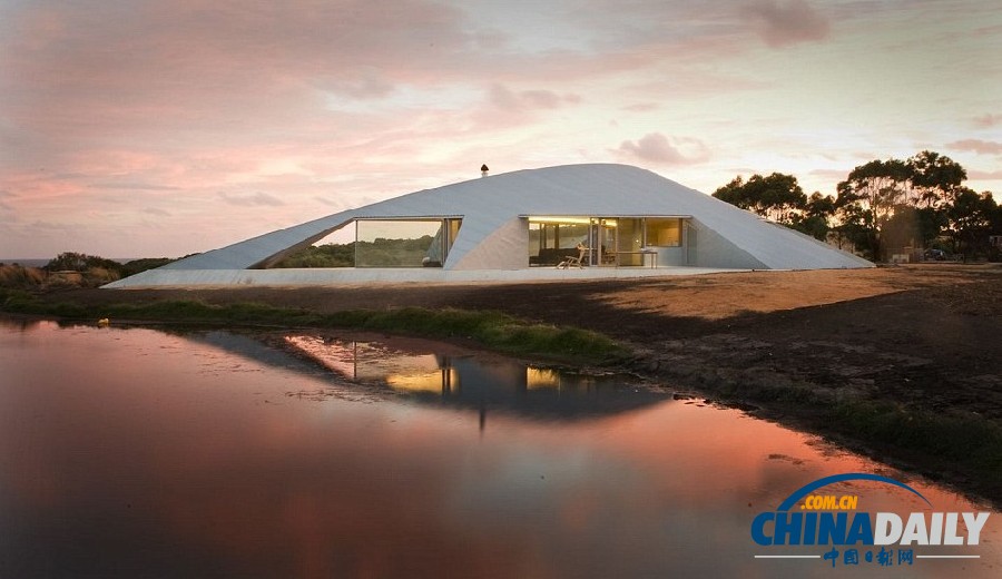 澳親自然別墅造型獨(dú)特 酷似隱形轟炸機(jī)(高清組圖)