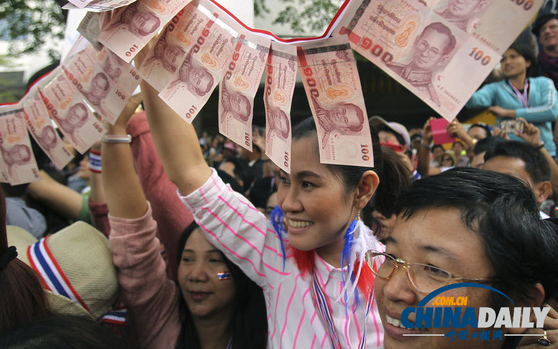 泰反對派陣營日漸壯大 捐款數(shù)到手軟要用麻袋裝