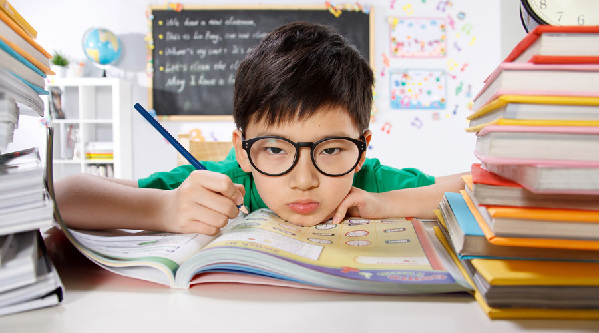 又到開學季 “學?？謶职Y”引關注