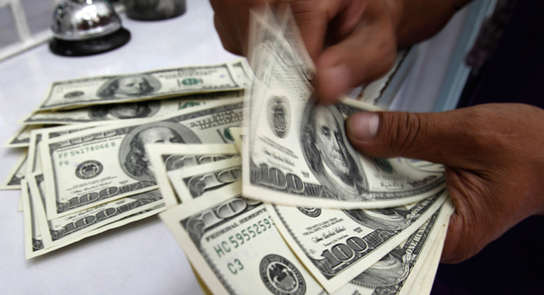 年底“突擊花錢”英文怎么說？