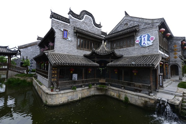 Old style houses in Tai'erzhuang ancient city, East China's Shandong province, Oct 14, 2013. China enhances protection of ancient settlements