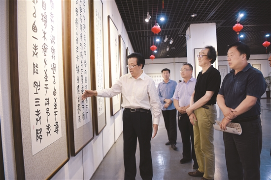 Mongolian calligrapher opens calligraphy museum in hometown