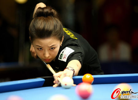 潘曉婷比賽中遭狂拍影響發(fā)揮 忍無(wú)可忍投訴裁判