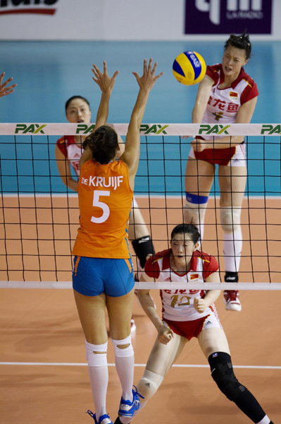 瑞士女排精英賽：中國(guó)3:0完勝荷蘭