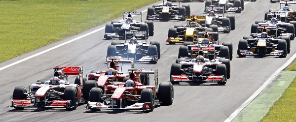 F1意大利站：阿隆索逆轉(zhuǎn)奪冠 漢密爾頓撞車退出