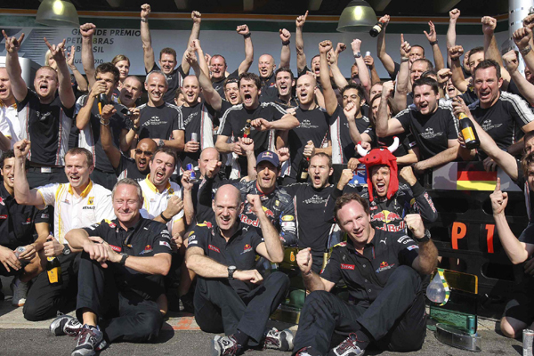 F1巴西站：紅牛車隊(duì)提前奪冠 阿隆索逼近三冠王